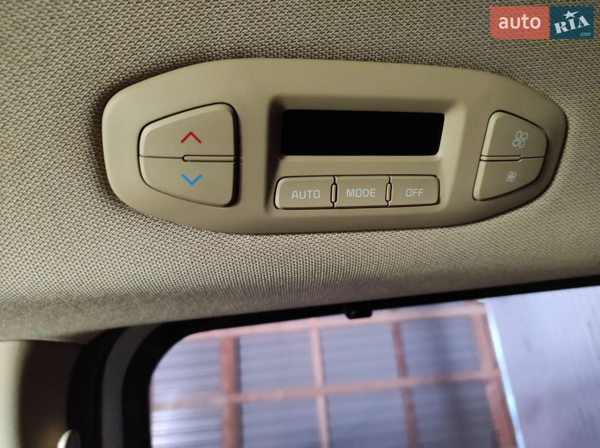 2018 Kia Carnival - мініатюра 28