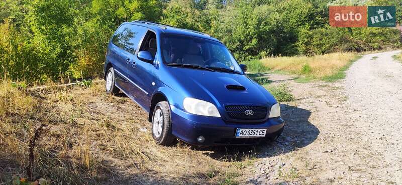 Минивэн Kia Carnival 2004 в Ужгороде