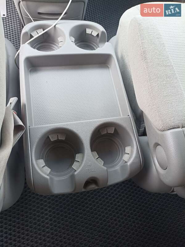 Минивэн Kia Carnival 2008 в Новояворовске