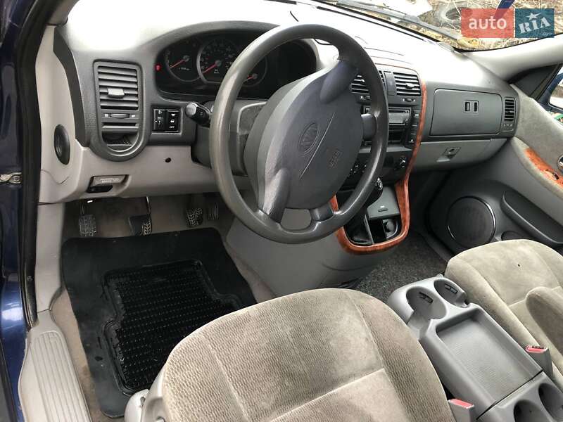 Минивэн Kia Carnival 2003 в Хмельницком