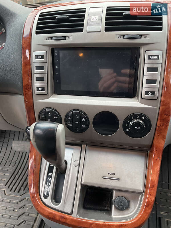 Мінівен Kia Carnival 2003 в Бучі