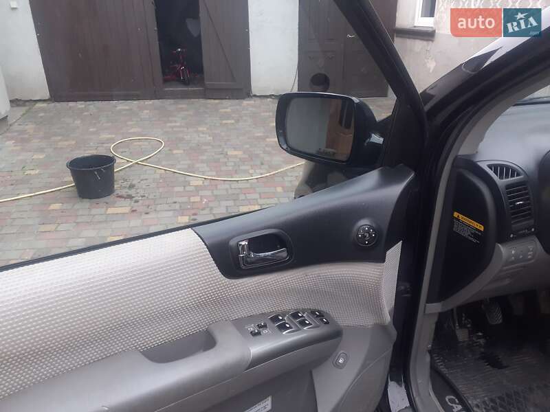 Минивэн Kia Carnival 2007 в Тернополе