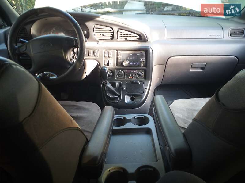Минивэн Kia Carnival 1999 в Львове