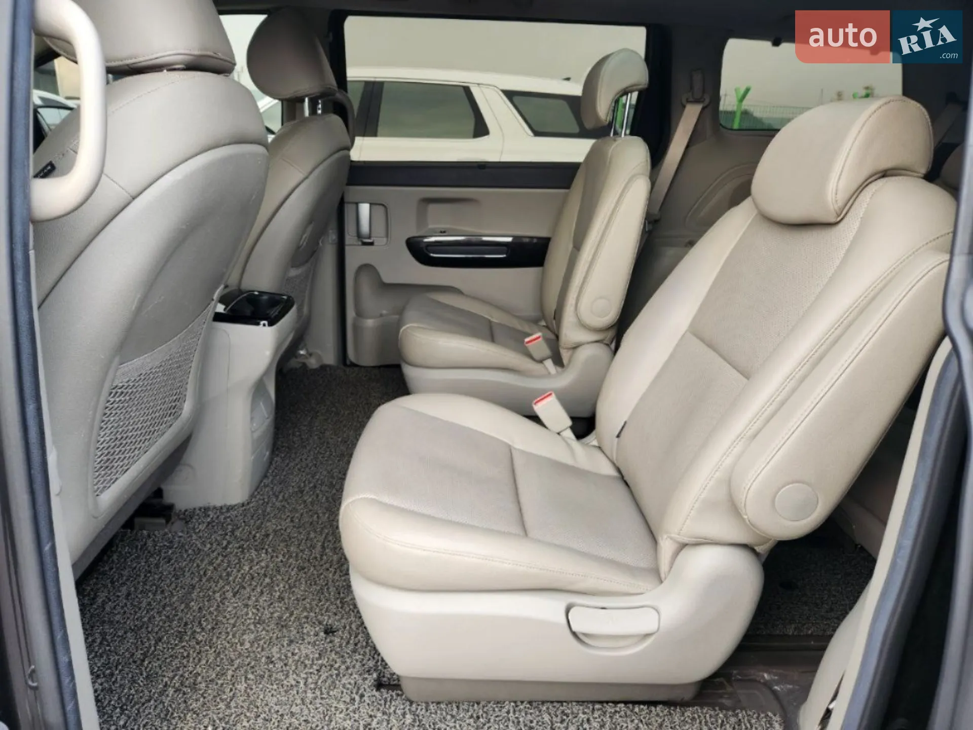 2016 Kia Carnival - мініатюра 16