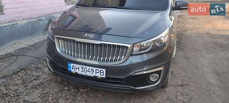 Минивэн Kia Carnival 2016 в Доброполье