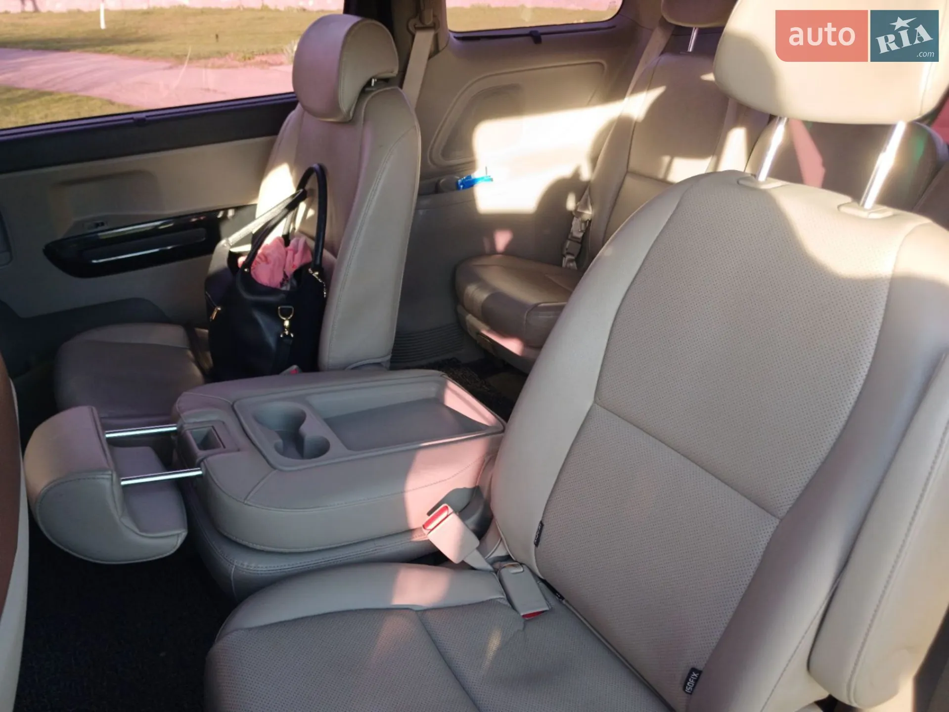 2014 Kia Carnival - мініатюра 26