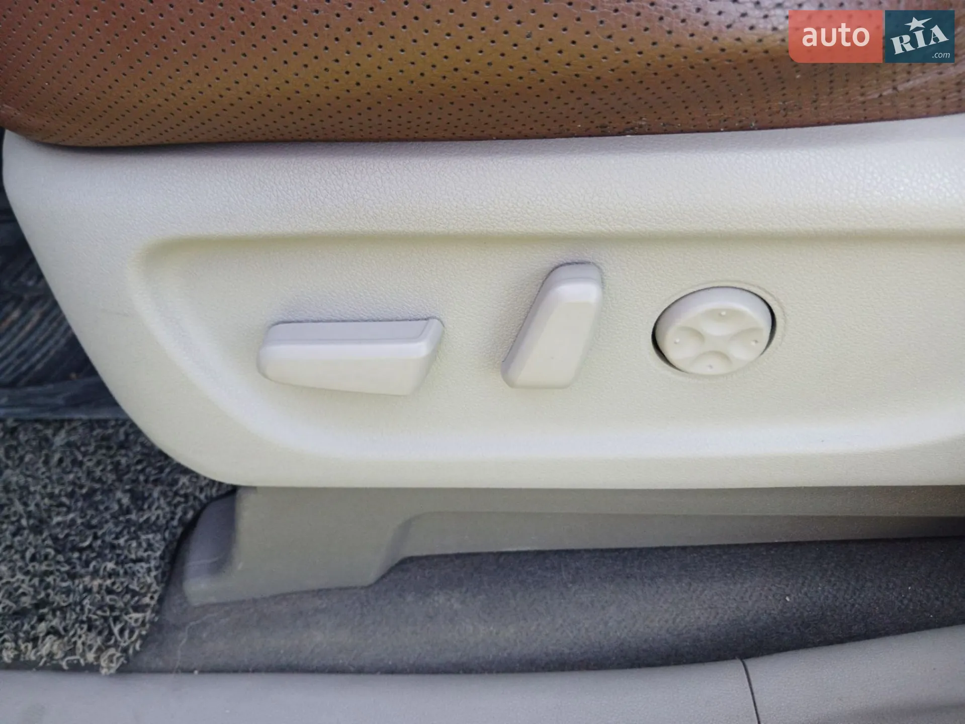 2014 Kia Carnival - мініатюра 30