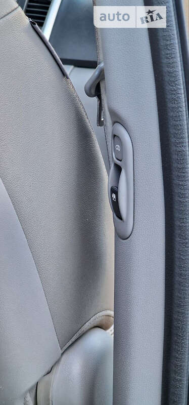 Мінівен Kia Carnival 2011 в Одесі