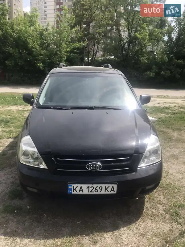 Минивэн Kia Carnival 2008 в 