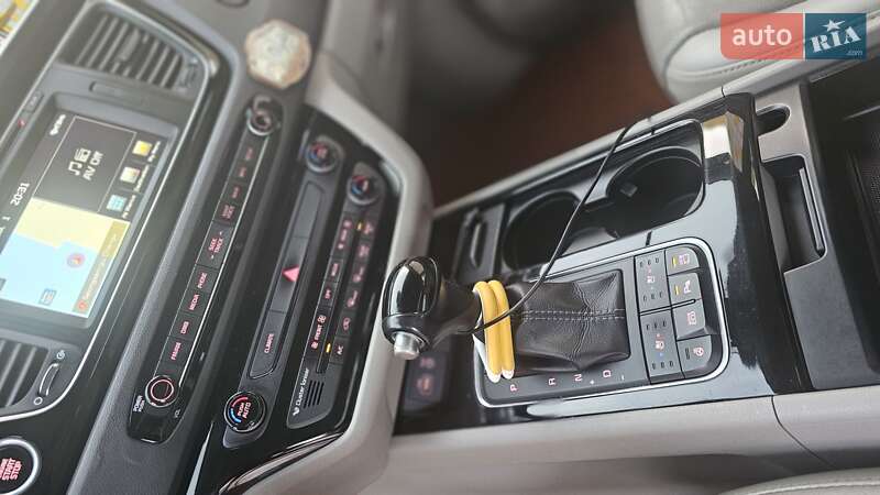 Минивэн Kia Carnival 2014 в Житомире