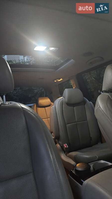 Минивэн Kia Carnival 2014 в Житомире