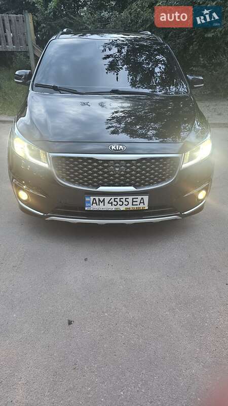Минивэн Kia Carnival 2014 в Житомире