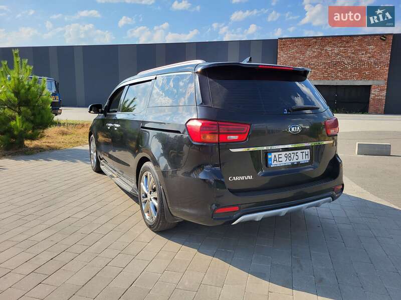 Минивэн Kia Carnival 2018 в Хмельницком