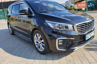 Мінівен Kia Carnival 2018 в Хмельницькому