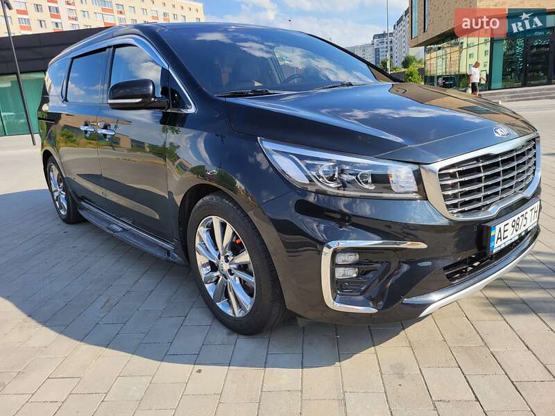 Минивэн Kia Carnival 2018 в Хмельницком