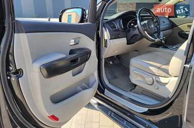 Мінівен Kia Carnival 2018 в Хмельницькому