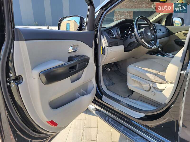 Минивэн Kia Carnival 2018 в Хмельницком