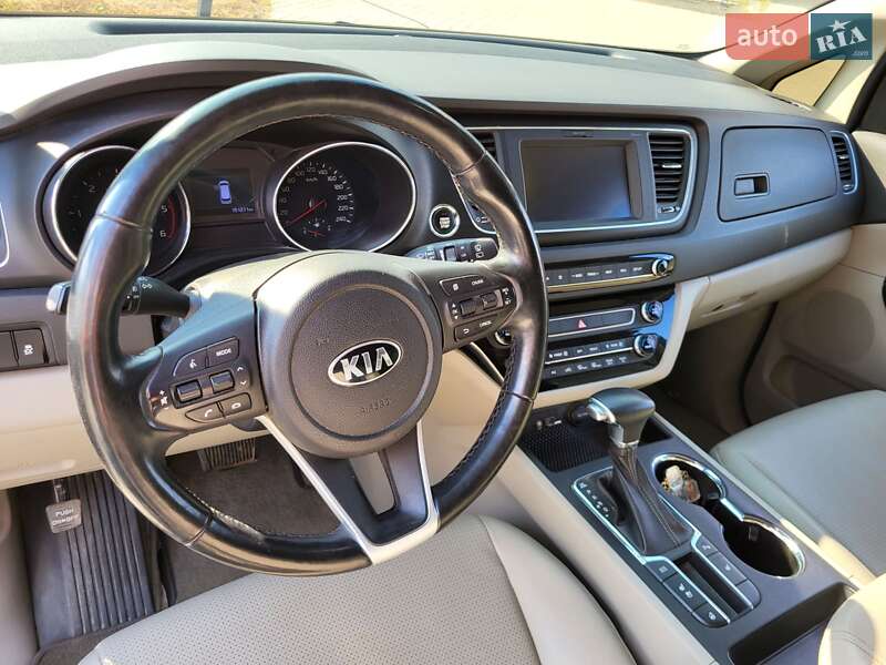 Минивэн Kia Carnival 2018 в Хмельницком