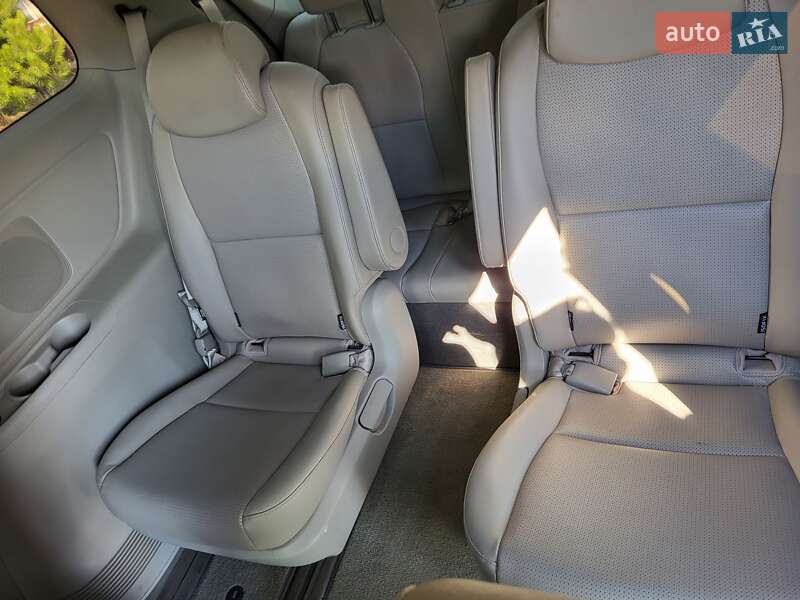 Минивэн Kia Carnival 2018 в Хмельницком