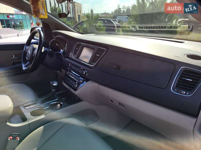 Минивэн Kia Carnival 2018 в Хмельницком