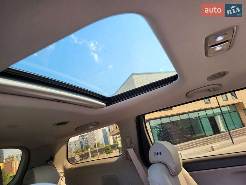 Минивэн Kia Carnival 2018 в Хмельницком