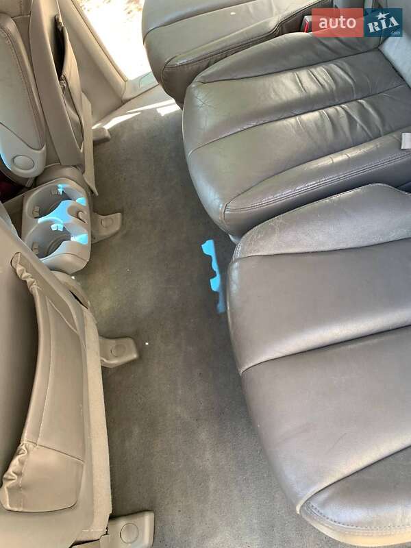 Минивэн Kia Carnival 2006 в Черновцах