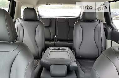 Минивэн Kia Carnival 2024 в 