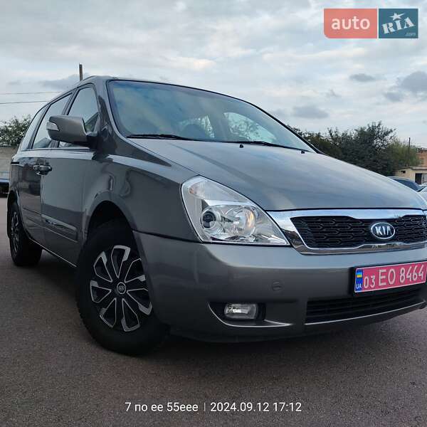 Мінівен Kia Carnival 2012 в Рівному