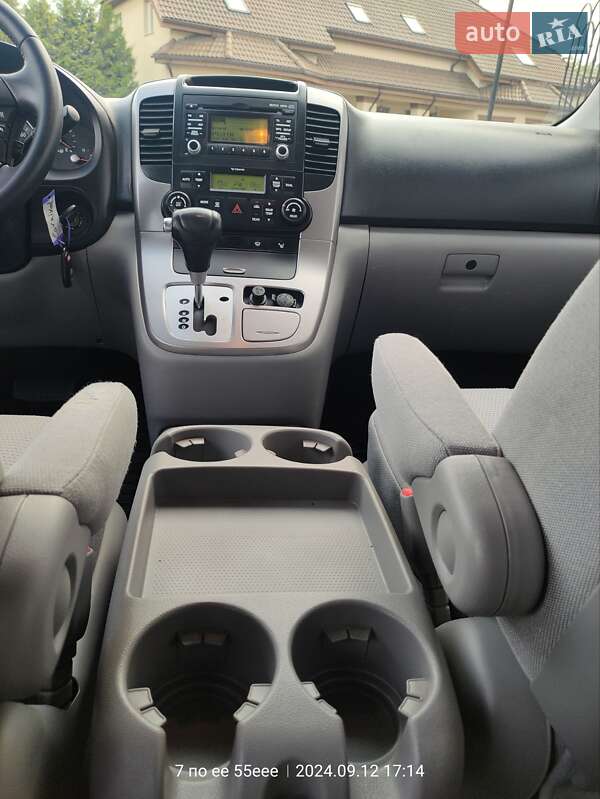 Мінівен Kia Carnival 2012 в Рівному
