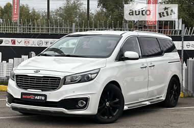 Минивэн Kia Carnival 2016 в Киеве