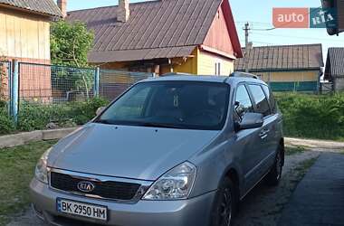 Минивэн Kia Carnival 2011 в Мизоче