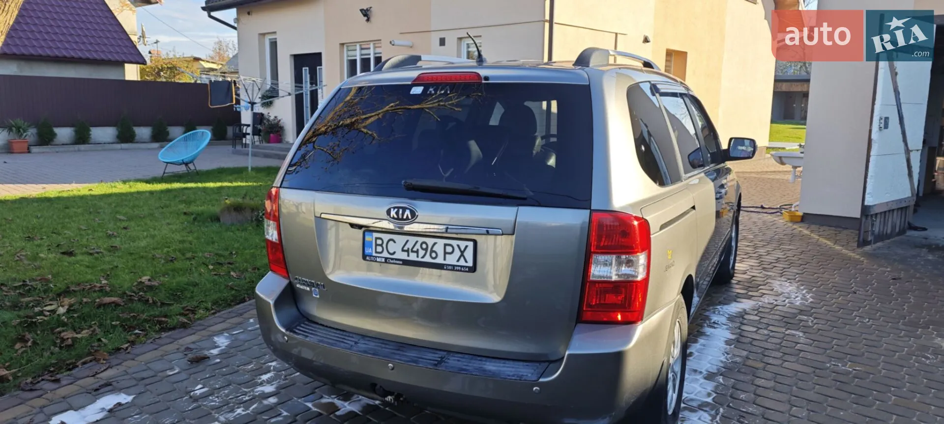 2010 Kia Carnival - мініатюра 3
