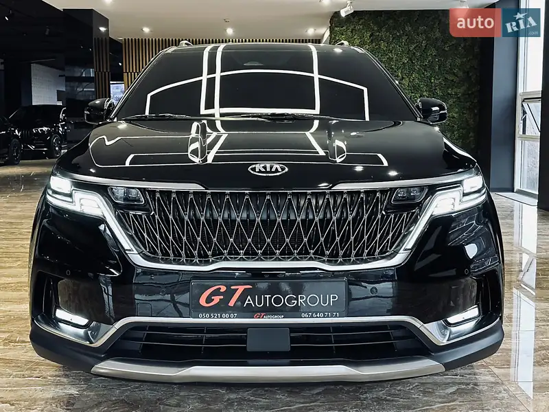 Минивэн Kia Carnival 2021 в 