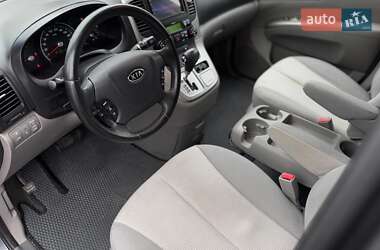 Минивэн Kia Carnival 2012 в 