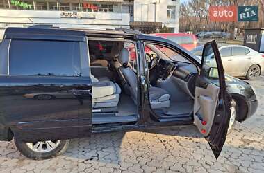 Минивэн Kia Carnival 2012 в 
