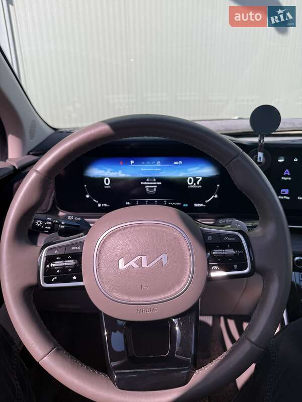 Минивэн Kia Carnival 2022 в Киеве