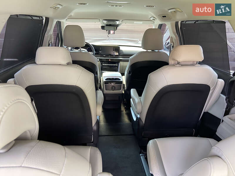 Минивэн Kia Carnival 2023 в Киеве