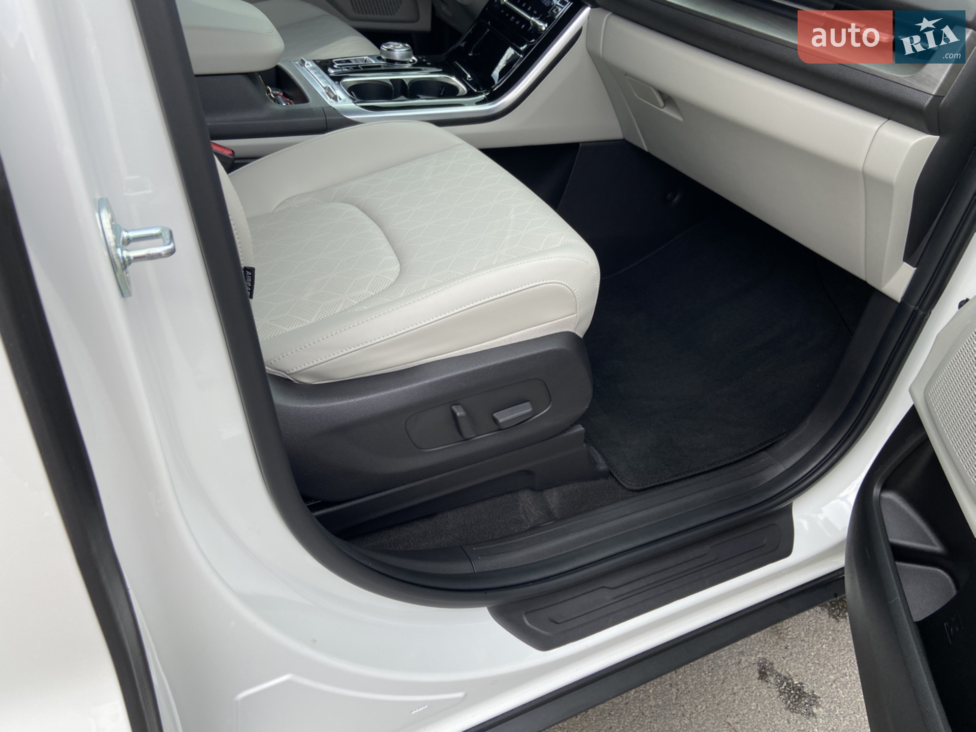 2023 Kia Carnival - мініатюра 21