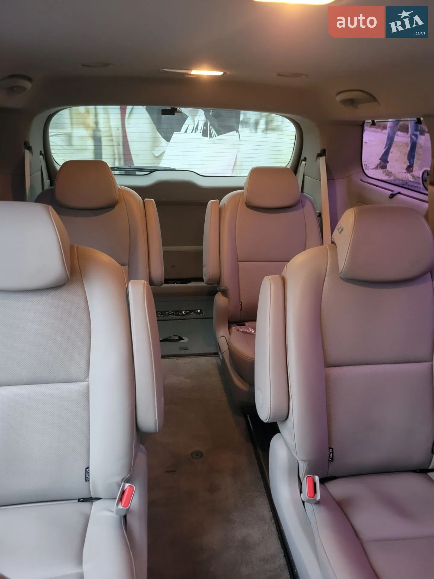 2017 Kia Carnival - мініатюра 13
