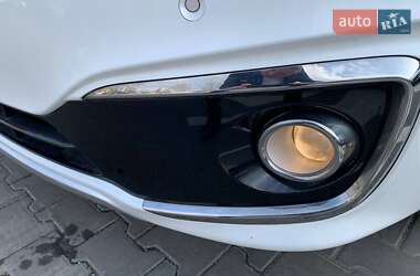 Минивэн Kia Carnival 2017 в 