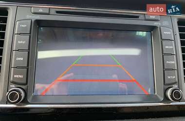 Минивэн Kia Carnival 2017 в 