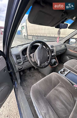 Минивэн Kia Carnival 2003 в 