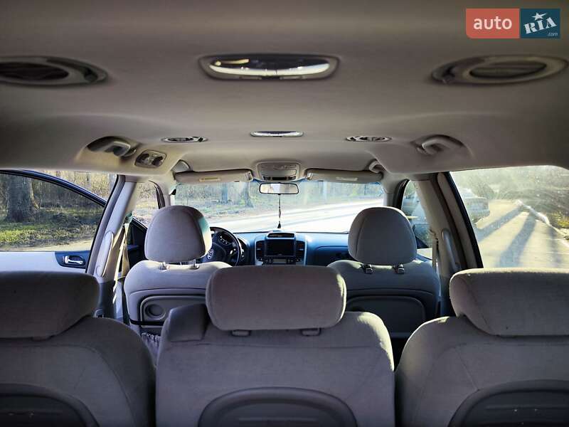 Мінівен Kia Carnival 2007 в Києві