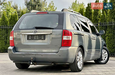 Минивэн Kia Carnival 2006 в 