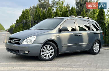 Минивэн Kia Carnival 2006 в 
