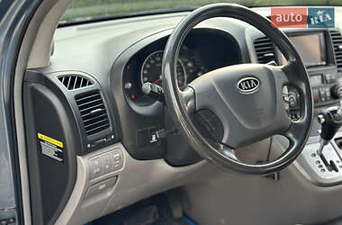 Минивэн Kia Carnival 2006 в 