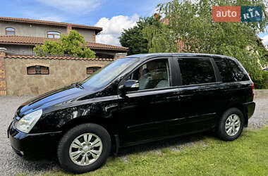 Минивэн Kia Carnival 2012 в 