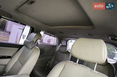 Минивэн Kia Carnival 2015 в 