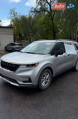 Мінівен Kia Carnival 2022 в 