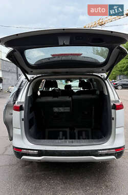Мінівен Kia Carnival 2022 в 